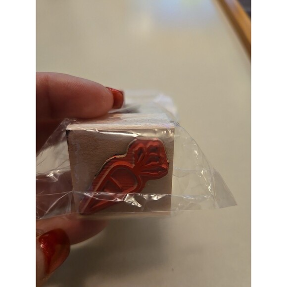 B5- Woodstamp 3-Handle #20085 Carrot New Unopened. Crafting Spring Vegetable - Picture 2 of 2